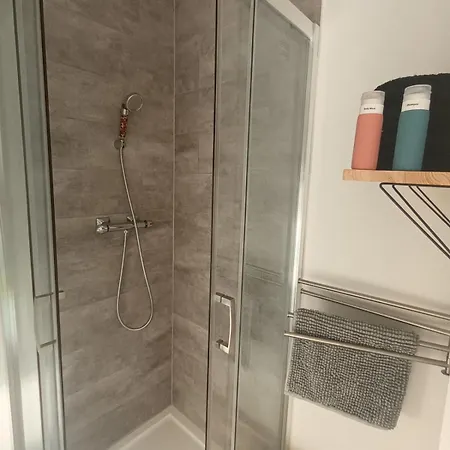 2 Personne Maximum, Proche De Niort, Surgeres